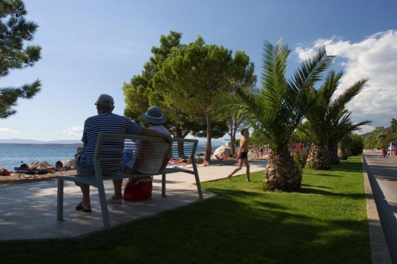 Apartments Flora Crikvenica Exterior foto